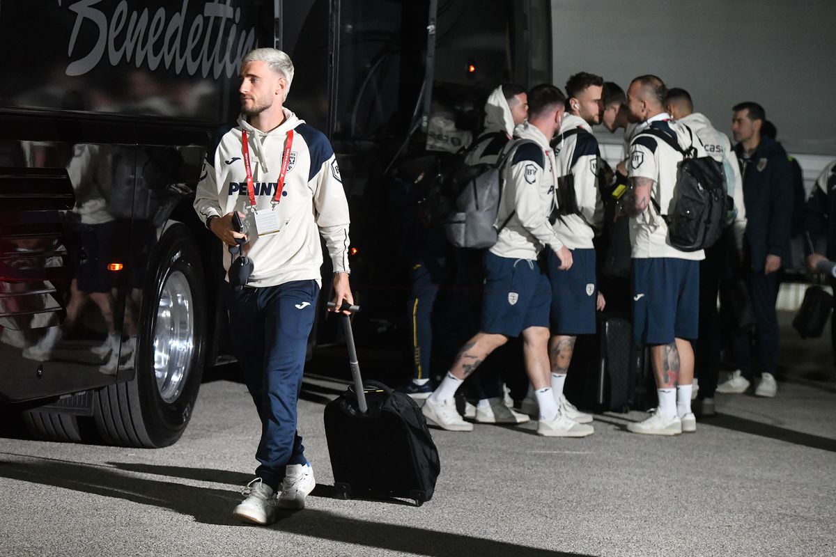 Jucătorii naționalei României au ajuns la stadionul din Serravalle / foto: Cristi Preda (GSP)