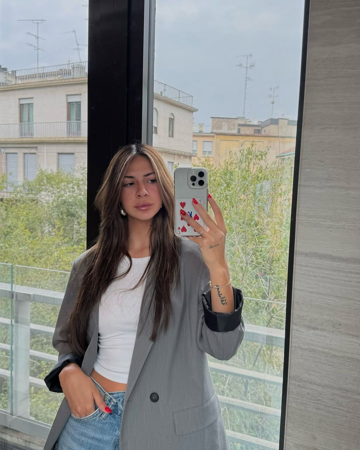 După ce s-a cuplat cu cea mai bună prietenă a fostei sale partenere, starul lui Liverpool face un nou anunț incredibil: vor avea un copil!