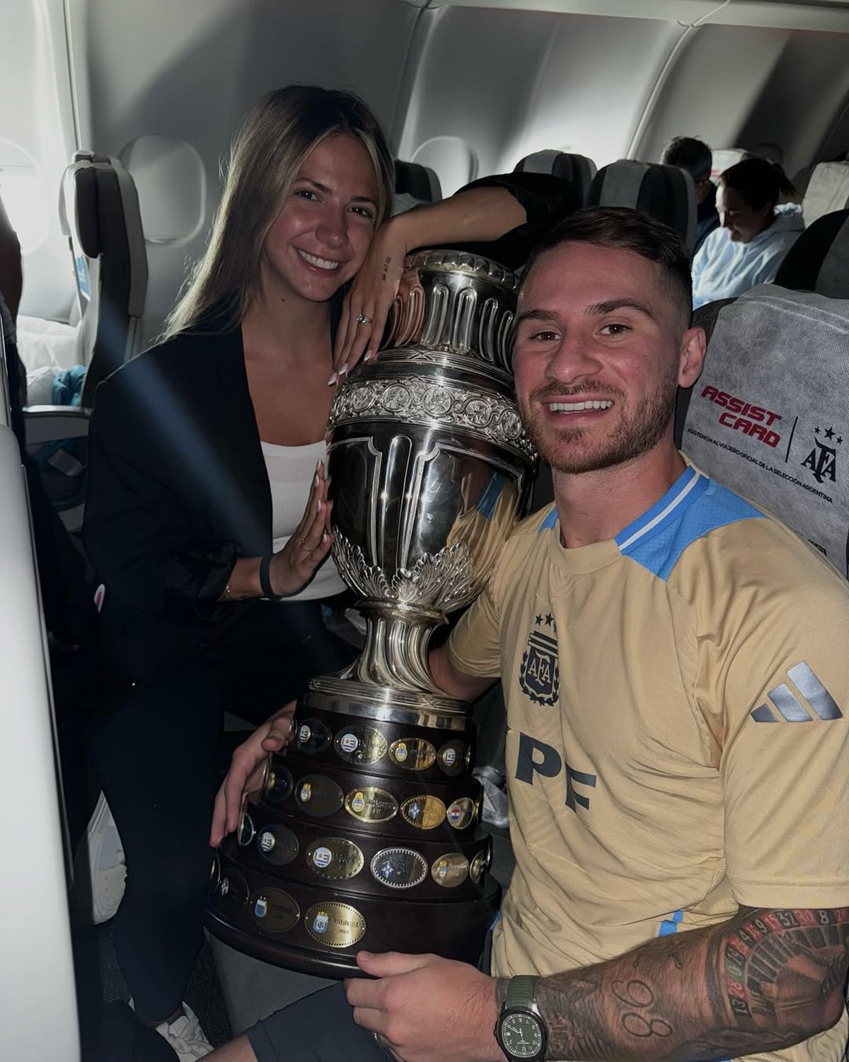 După ce s-a cuplat cu cea mai bună prietenă a fostei sale partenere, starul lui Liverpool face un nou anunț incredibil: vor avea un copil!