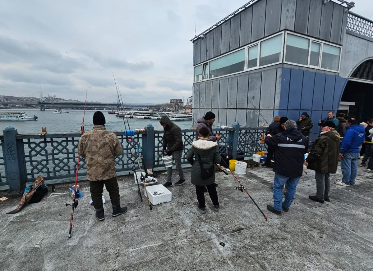 Fir întins! Tradiția care nu moare în Istanbul și celebra piață de pește: „Dacă iei de la alții, nu au intensitate aromatică”