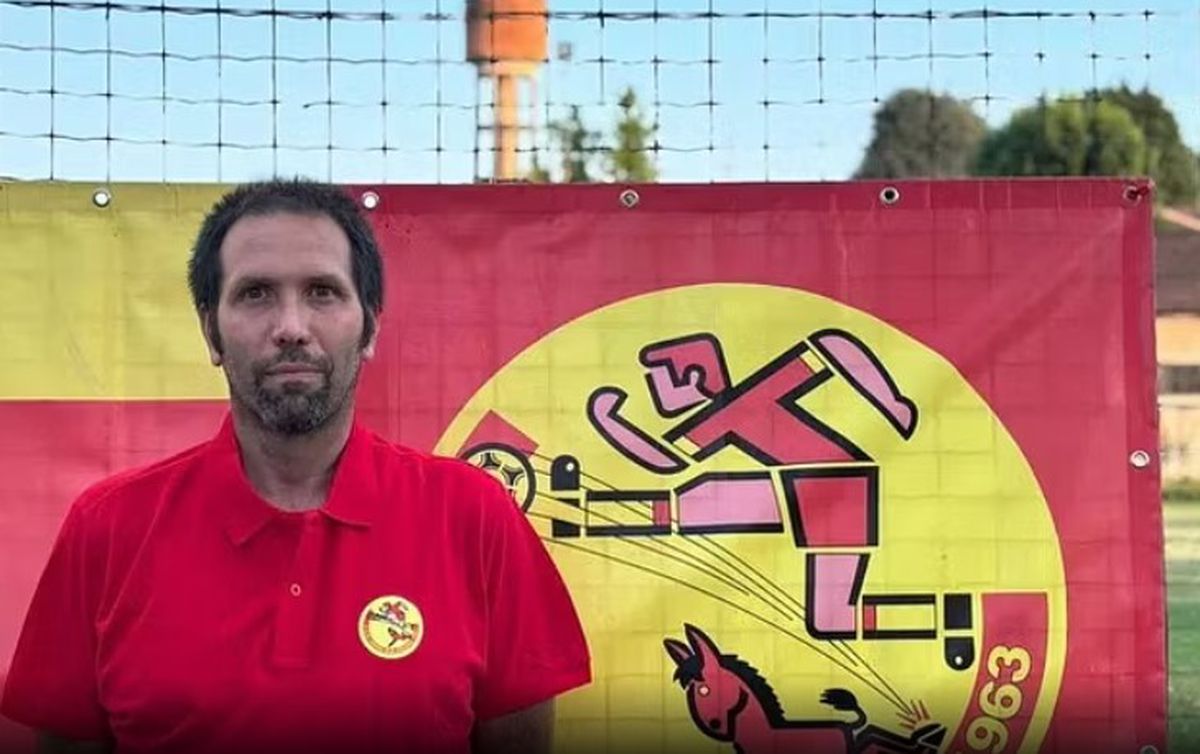 Antrenorul s-a deghizat în preot pentru a evita suspendarea