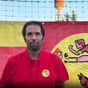 Antrenorul Matteo Ciceri s-a deghizat în preot pentru a fenta suspendarea și a-și conduce echipa pe teren / Foto: X