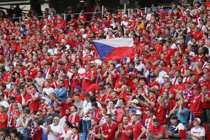Cu 2 zile înainte de barajul pentru Mondial, un scandal uriaș de corupție lovește fotbalul ceh » Zeci de persoane arestate la toate nivelurile
