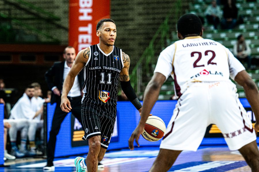 Probleme mari de lot pentru U-BT Cluj-Napoca înaintea unei „duble” importante în Liga ABA: „Dacă sunt doi fundași în tribune, îi rog să ridice mâna!”