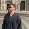Laurențiu Popescu și-a întrerupt vacanța din Milano pentru a se prezenta de urgență la lot. foto Instagram