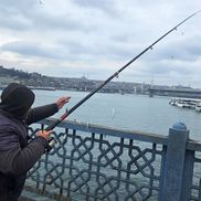 Așa își petrec timpul pescarii din Istanbul / FOTO: Remus Dinu (GSP)