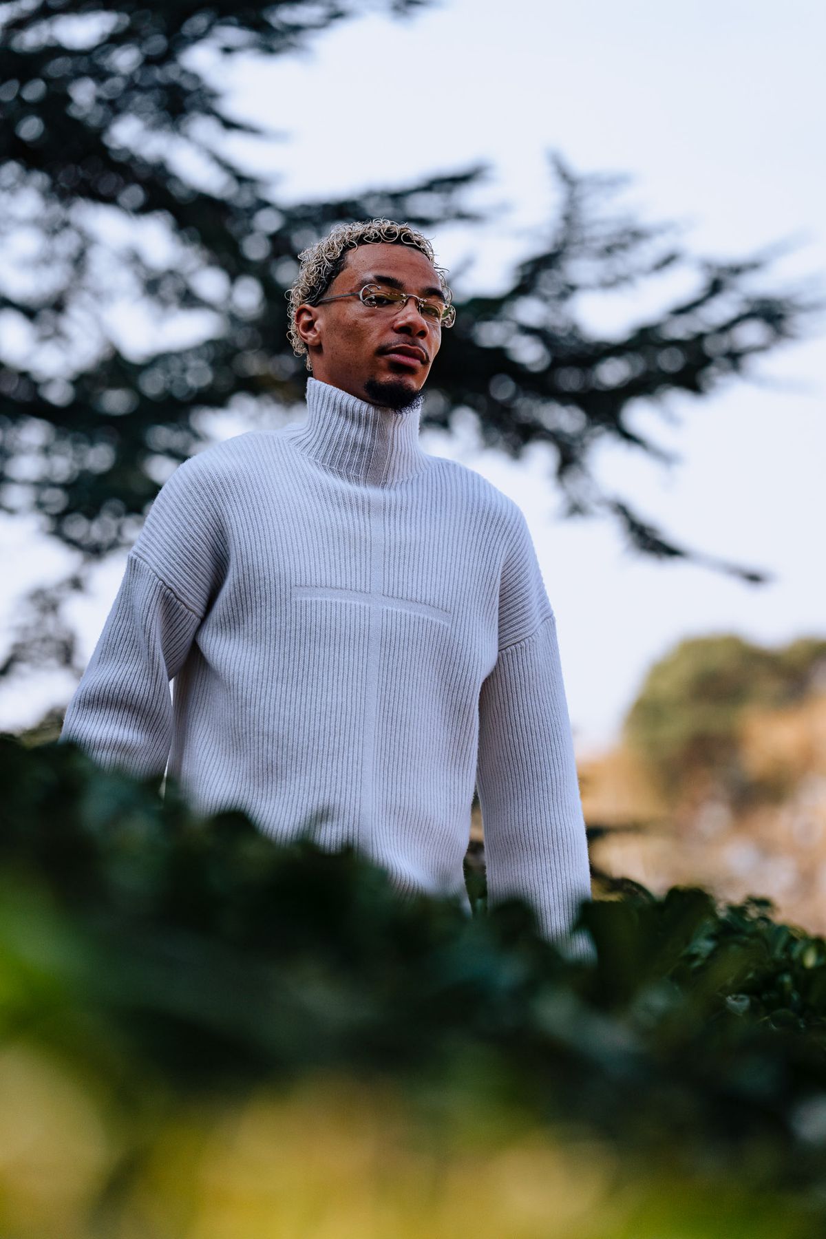 Parada modei la Clairfontaine și un val de ironii: „E vedeta Franței sau Mickey Mouse?!”