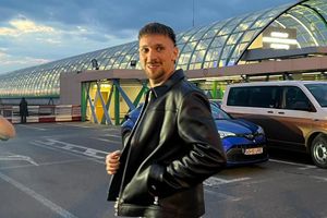 Ionuț Radu a aterizat la București » Cum arată piciorul portarului și prima reacție de la aeroport