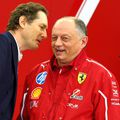 John Elkann alături de Frederic Vasseur, directorul Ferrari // foto: Guliver/gettyimages