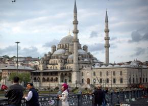 Tradiția care nu moare în Istanbul » Experiența de o zi pe care românii care vin la meci nu trebuie să o rateze