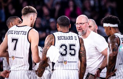 Probleme mari de lot pentru U-BT Cluj-Napoca înaintea unei „duble” importante în Liga ABA: „Dacă sunt doi fundași în tribune, îi rog să ridice mâna!”