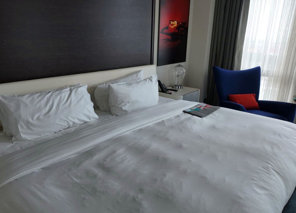 Cum arată camerele în hotelul care găzduiește naționala României pe malul Bosforului