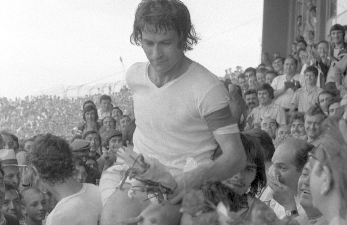 EXCLUSIV Costică Ștefănescu, în 7 amintiri memorabile! Ilie Dumitrescu: „Lecția lui m-a făcut atacantul pe care îl știți” + pe cine alerga cu mașina