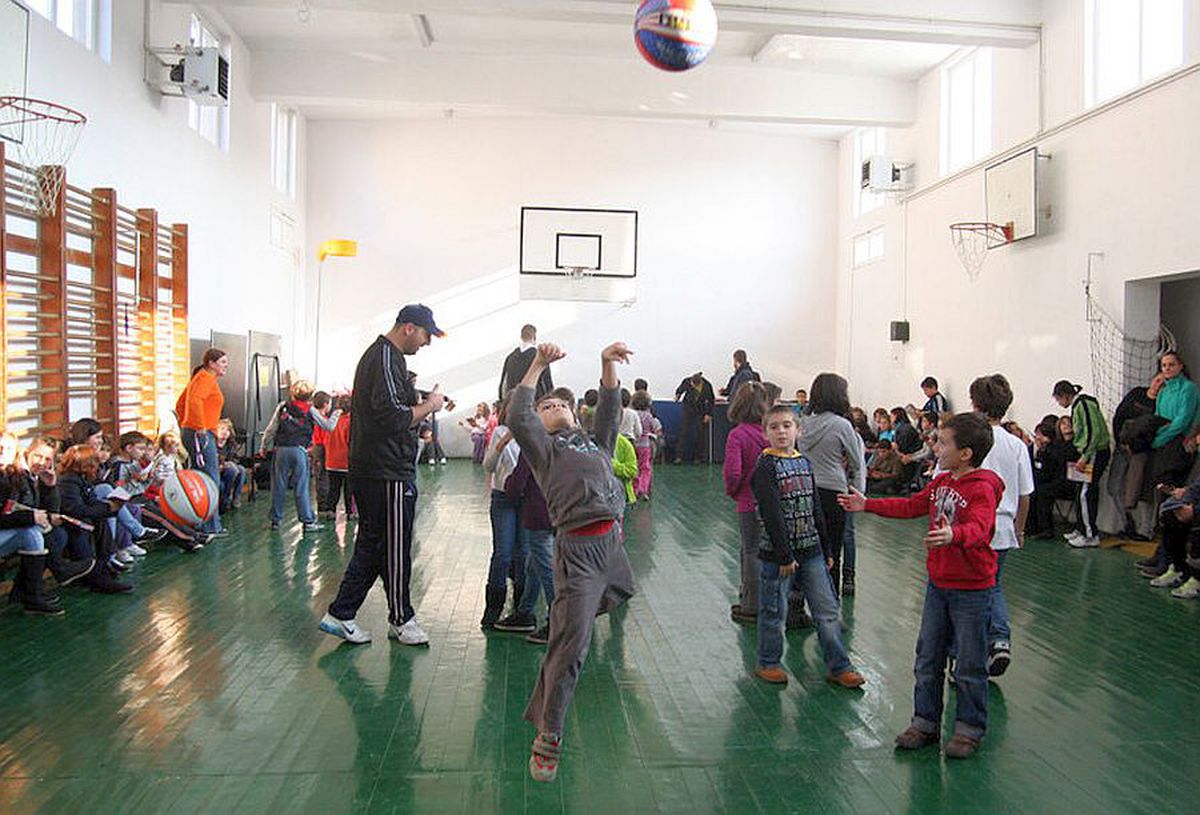 COVID-19. Epidemiologii Alexandru Rafila și Molnar Geza, mesaj clar despre reluarea școlilor: „Părinții trebuie să facă asta”