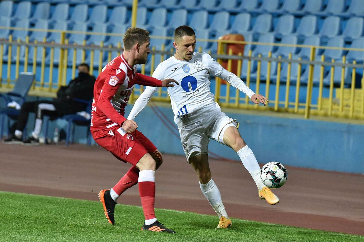 NOTE GSP: 5 jucători de la Dinamo s-au făcut de râs cu Gaz Metan! Ce notă a luat Uhrin și cine a fost omul meciului