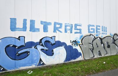 Retrogradați deja, jucătorii lui Schalke cer protecția poliției și amenință cu neprezentarea!