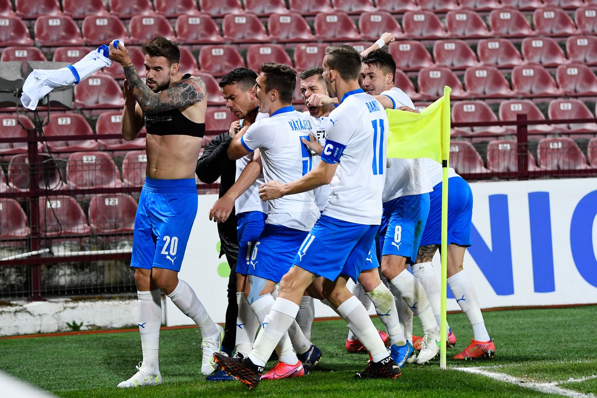 CFR Cluj - Craiova » Play-off 2020/2021 / TUR