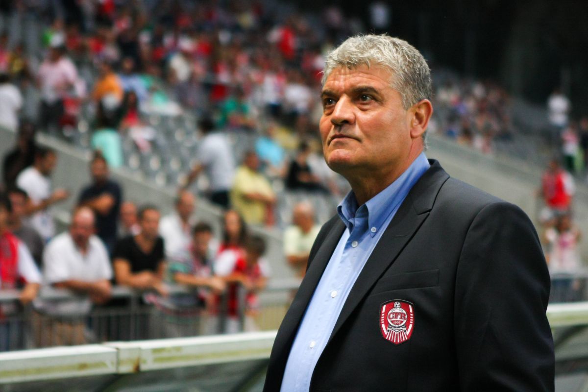 Ioan Andone, despre echilibrul din lupta la titlu: „Nu joacă extraordinar, dar știu să joace la rezultat” + Ce o mai poate salva pe Dinamo