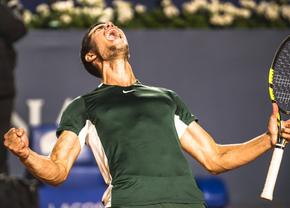 Uluitor! Alcaraz a salvat mingea de meci a lui De Minaur cu o lovitură de pe altă planetă, apoi s-a calificat în finală la Barcelona