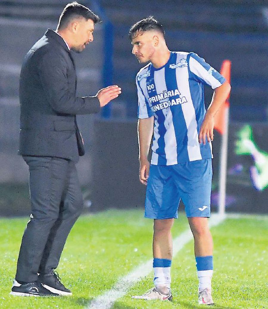 Maxim de Hunedoara » De la Liga 3 la revenirea cu FCSB: „Visez la ziua când voi antrena Corvinul în Liga 1”