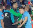 Eliminat după ce a împins arbitrul! 2 galbene în 2 minute în Superligă