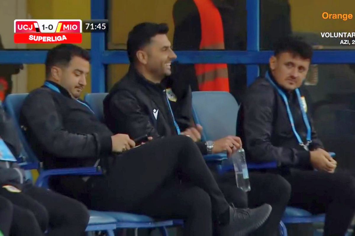 Gafă colosală în U Cluj - Mioveni » Dică a început să râdă pe bancă