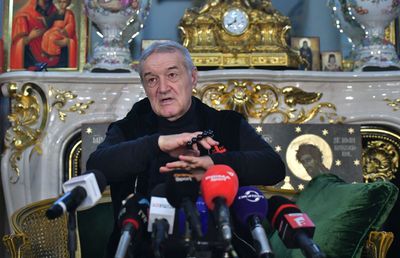 Gigi Becali: „De ce să-mi fac eu tensiunea 16, când aveam numai 12, 13?” + Atac la Feșnic: „Ori ești prea prost, și nu ai ce căuta, ori ești hoț”