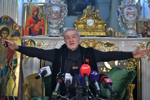 Gigi Becali și-a anunțat retragerea într-o conferință de presă