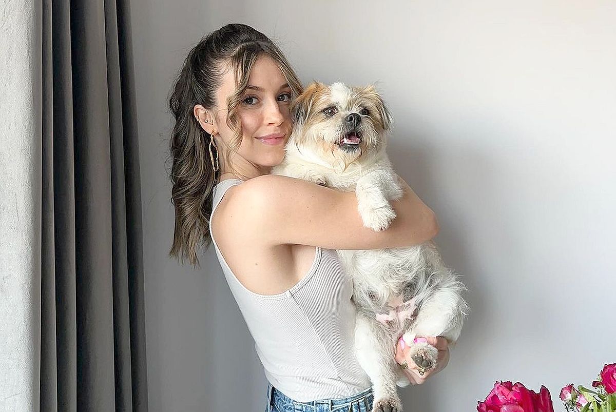 Teodora Stoica și Ionuț Lupescu, printre persoanele ieșite în stradă la manifestația din fața Parlamentului: „M-am întors acasă cu o greutate în piept”