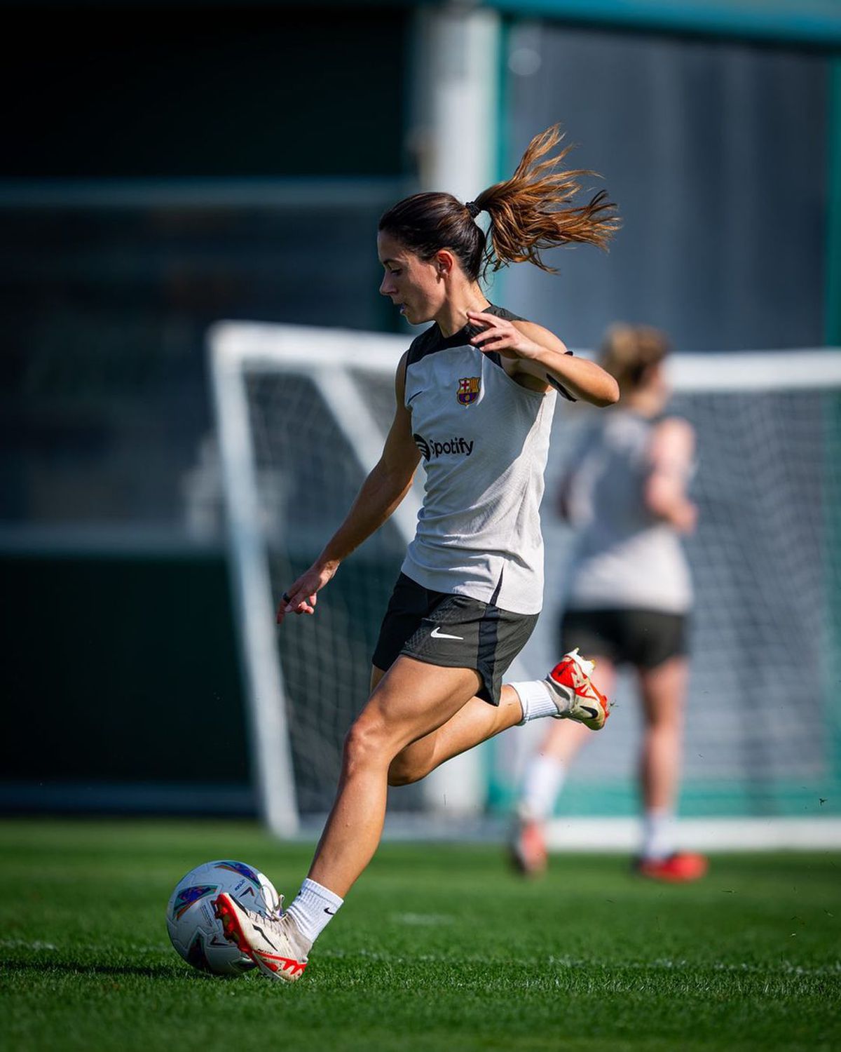 Pep Guardiola s-a întâlnit cu cea mai în vogă fotbalistă și a fost ofertat: „Aș veni gratis, dar trebuie să te avertizez că alta e problema”