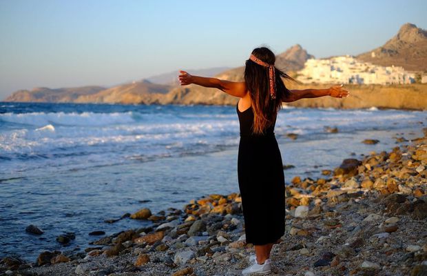 Nu știi ce să-i faci cadou iubitei de Paște? Profită de ofertele last minute în Grecia!