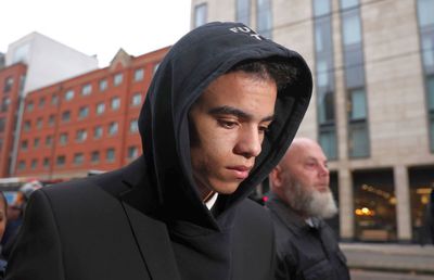 Doi fotbaliști din Premier League, arestați pentru viol! Cum a reacționat clubul