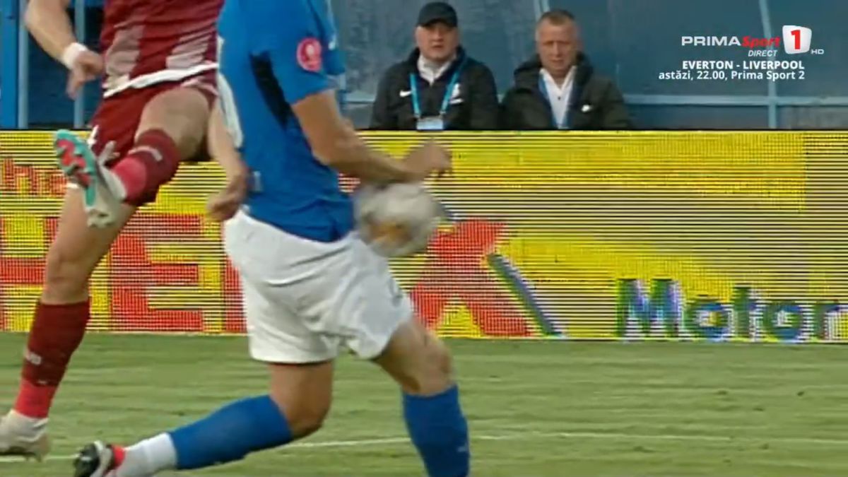 Fază discutabilă de arbitraj în Farul - Rapid » Giuleștenii au egalat după un penalty contestat de constănțeni