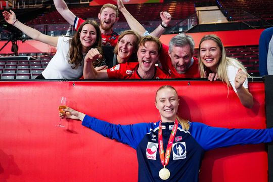 Henny Reistad (26 de ani), cea mai bună handbalistă a lumii, va fi marele obstacol în calea lui CSM București spre Final Four-ul Ligii Campionilor la handbal feminin.