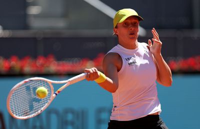 Iga Swiatek a evitat la timp dezastrul unei eliminări rapide în turneul de la Madrid, unde deține titlul