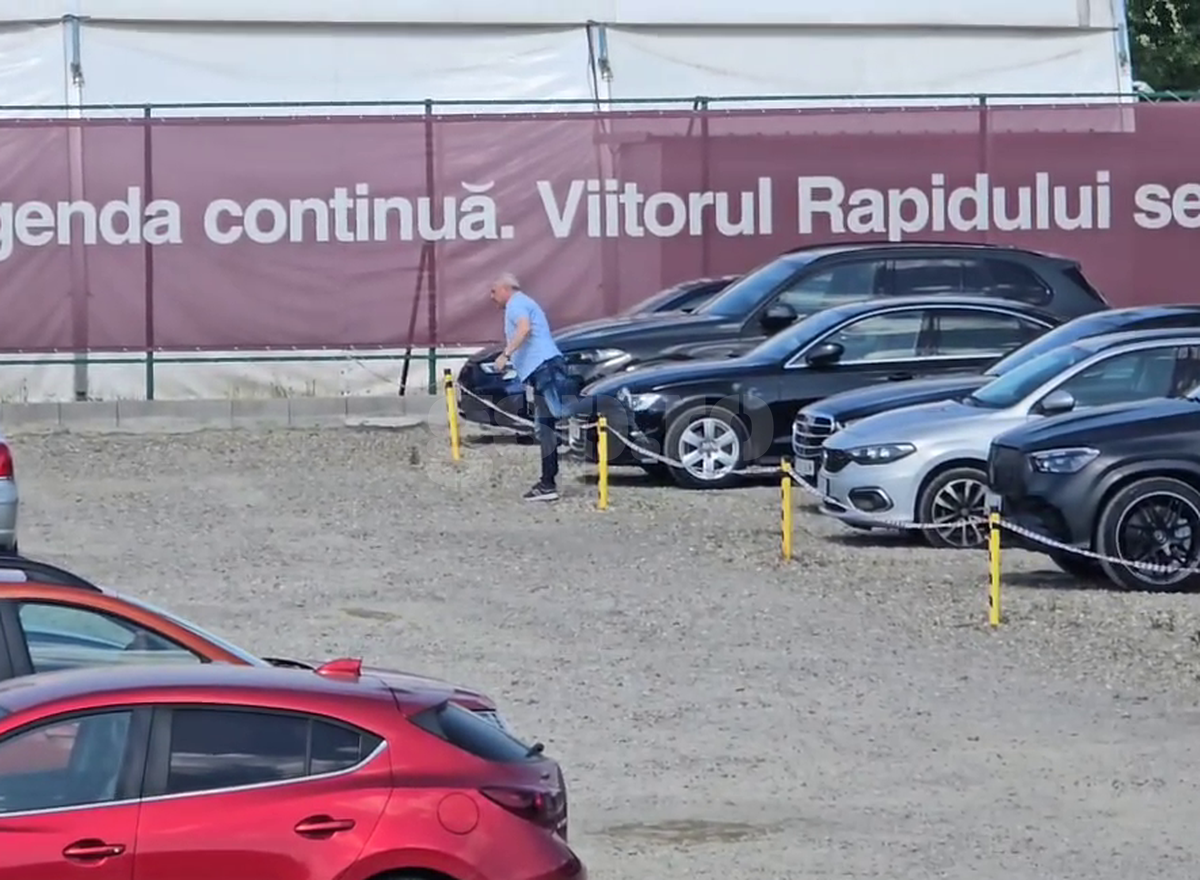 Marius Șumudică la antrenamentul după eliminarea din Cupa României