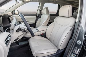 Gigantul asiatic care schimbă piața auto din lume » A lansat mașina hibridă care va avea consum cu 45% mai mic