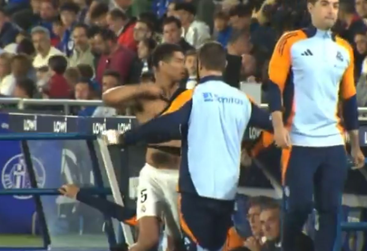 Ce trebuie să facă Jude Bellingham înainte de fiecare meci pentru a evita o pauză de 3 luni » Fanii lui Real Madrid îl roagă să se opereze