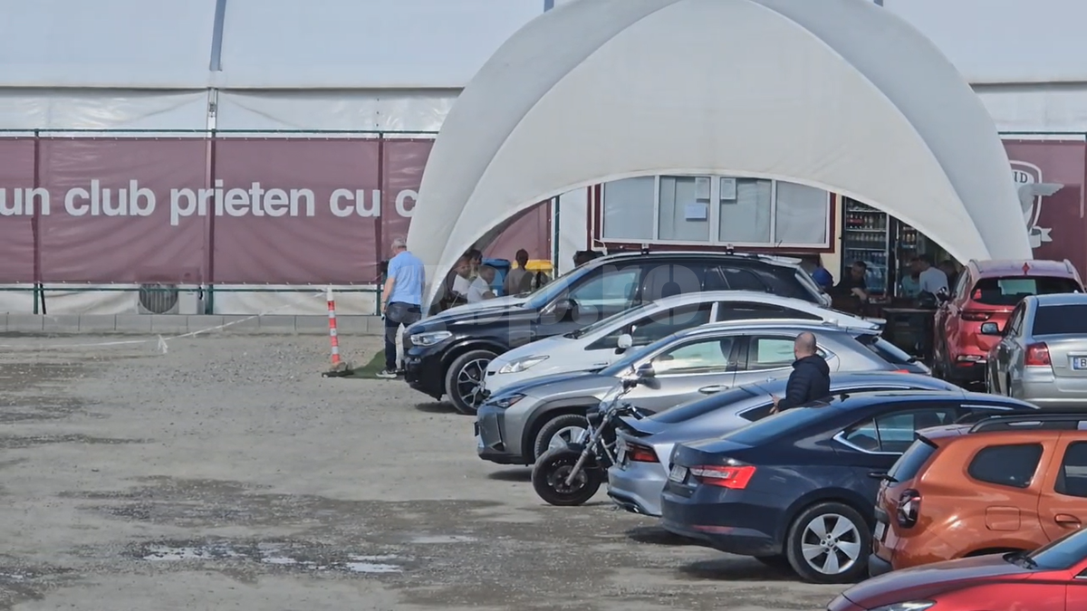 Marius Șumudică la antrenamentul după eliminarea din Cupa României