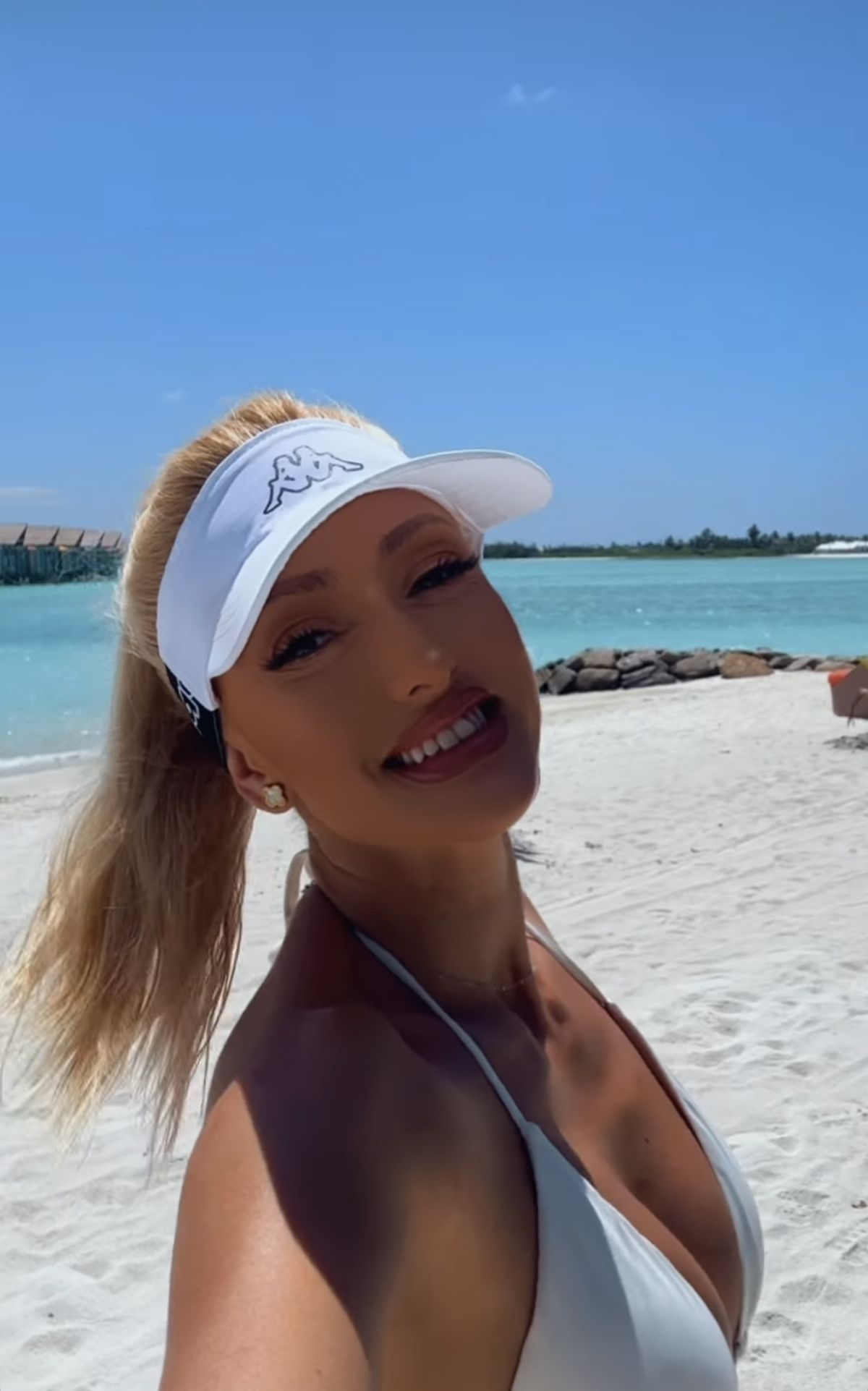 Prezentatoarea TV din România a pus pe jar Instagramul » Apariție incendiară într-o vacanță exotică de ziua ei