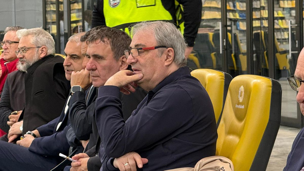 Gică Hagi a venit și la FCSB - Petrolul » Cine l-a însoțit pe selecționer