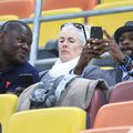 Pierre Boya (stânga), fostul atacant al Rapidului, în tribune la FCSB - Petrolul // foto: Ionuț Iordache (GSP)