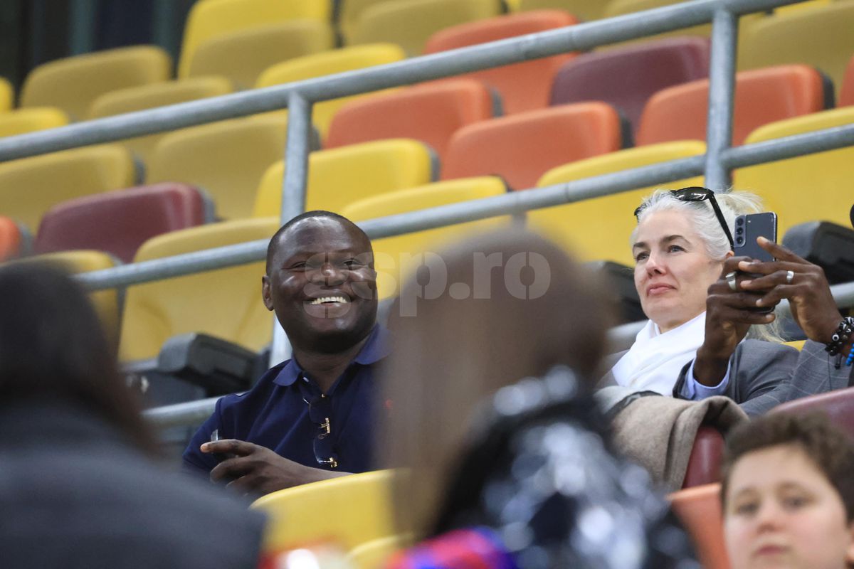 Îl mai ții minte? Apariție-surpriză la FCSB - Petrolul: fostul atacant al Rapidului a urmărit meciul din tribune