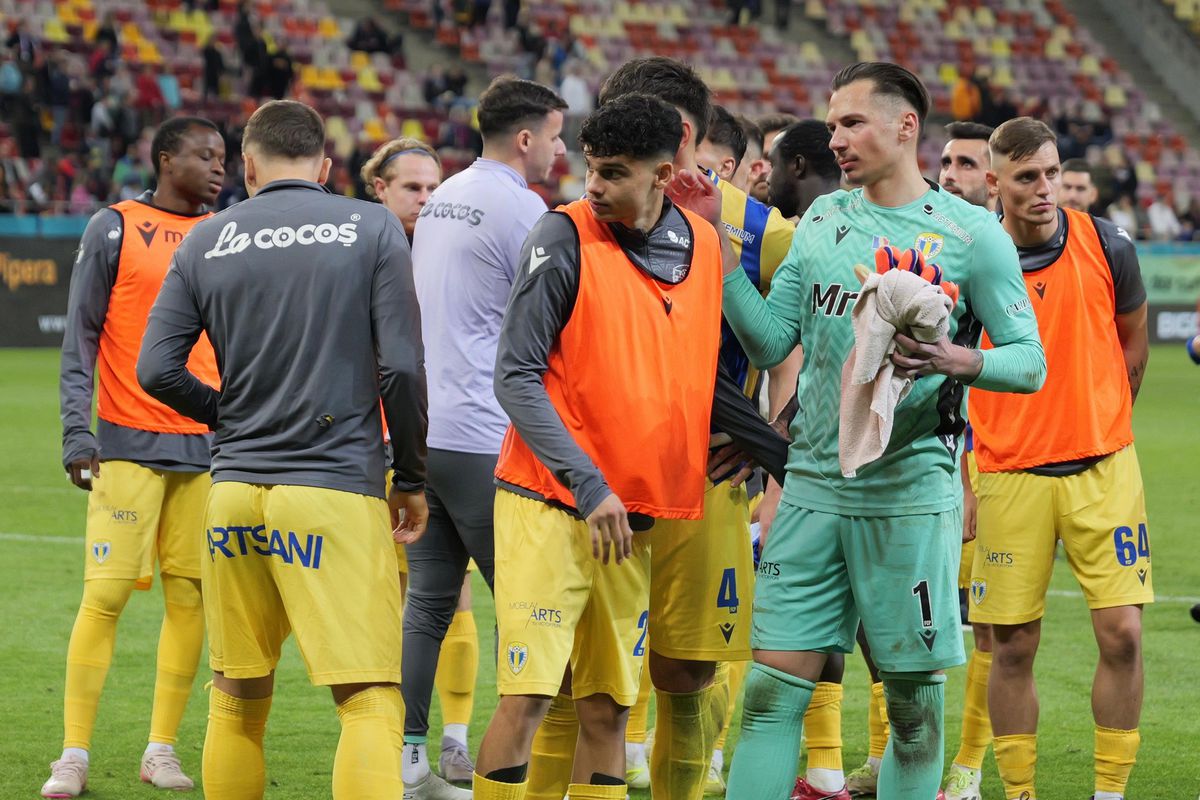 Ce s-a întâmplat la finalul partidei FCSB - Petrolul! Gestul fair-play remarcat de reporterii GSP