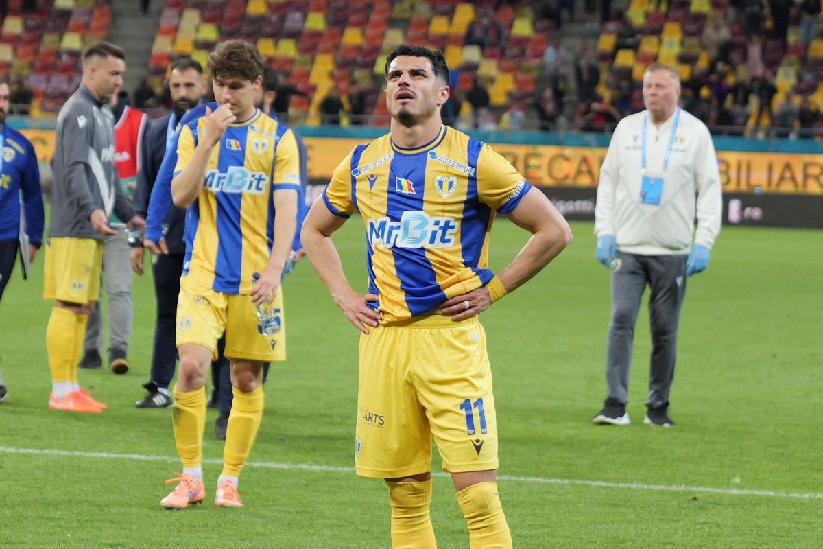 Ce s-a întâmplat la finalul partidei FCSB - Petrolul! Gestul fair-play remarcat de reporterii GSP