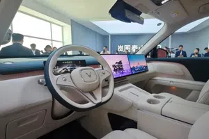 Noul „Rolls-Royce chinezesc”, record de vânzări în doar 20 de ore de la lansare » Prețul este de 10 ori mai mic