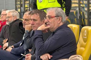 Gică Hagi a venit și la FCSB - Petrolul » Selecționerul este la a doua partidă în 24 de ore