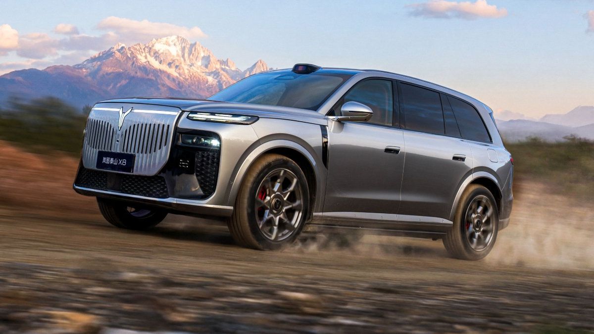 Noul „Rolls-Royce chinezesc”, record de vânzări în doar 20 de ore de la lansare » Prețul este de 10 ori mai mic