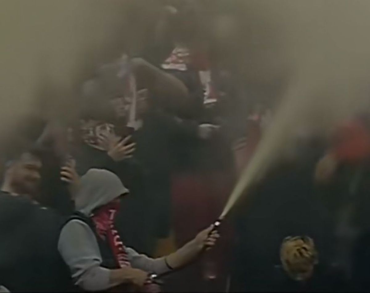 Fanii Craiovei nu s-au liniștit: noi scandări rasiste în meciul cu Dinamo