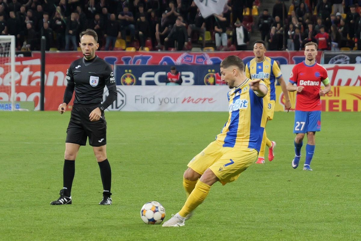 Imagini din meci FCSB - Petrolul // foto: Ionuț Iordache și Andrei Furnigă